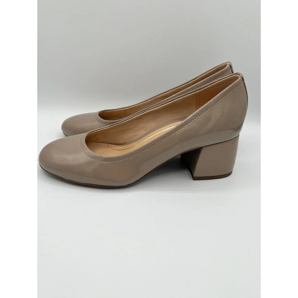 Vionic Carmel Taupe Patent Block Heel Pumps Women Sz 7.5 Wide Round Toe Shoes